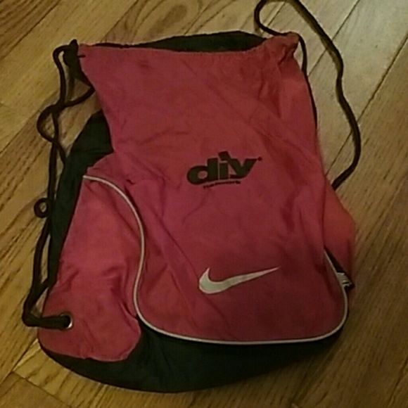 Nike bag 2 for 10 bags comment for bundles