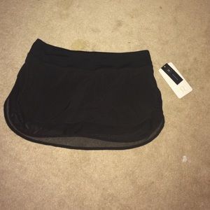 Lululemon Hotty Hot skirt ll