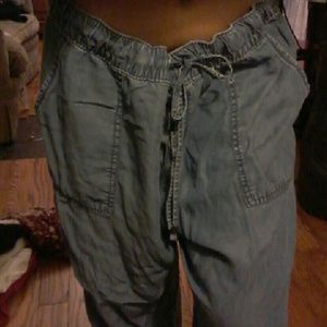 Pants that look like jeans stretchy