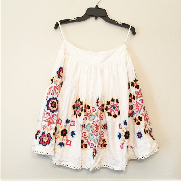 French Connection Dresses & Skirts - 🎉HP🎉 French Connection beautiful skirt