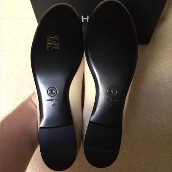 CHANEL Camellia Calfskin Flat Beige/Black Size 11B - Picture 4 of 4