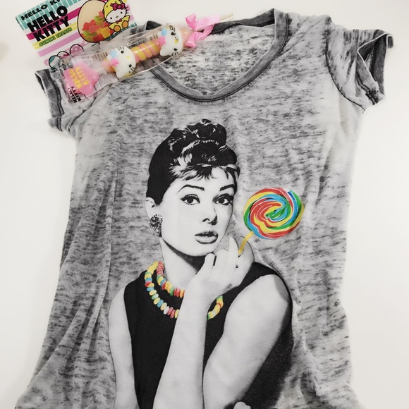🍭Audrey Hepburn Candy Grey Burnout-Style Tee