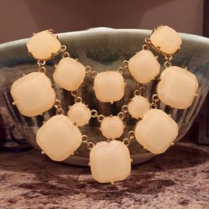 SALE 🎉 Cream layered statement necklace