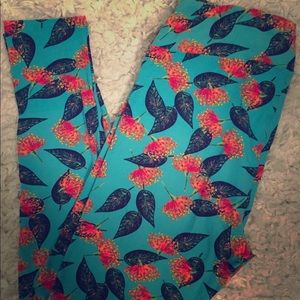 Unicorn alert!! Lularoe floral leggings. TC. NWT.