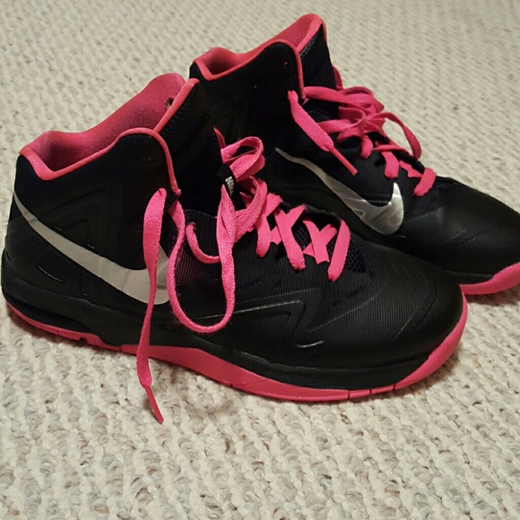 Nike basketball sneakers youth 7 = womans 8
