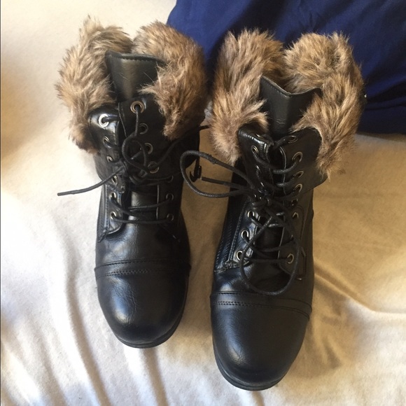 Black combat boots LARGE (8/9) woman's
