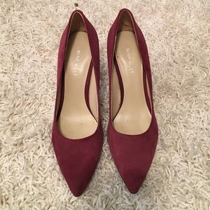 Nine West maroon colored heels