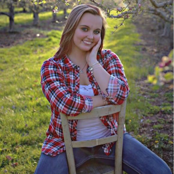 Meet your Posher, Hailey - Picture 1 of 1