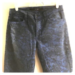 Joe's Jeans. Fit skinny. Size 26.