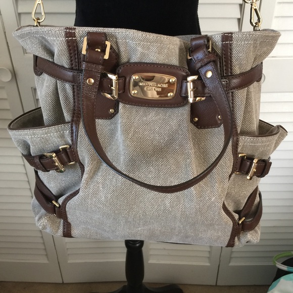 Michael Kors 🎀Gorgeous Gansevoort (Large) Bag.