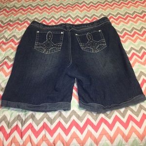 Cato Women 16W Shorts