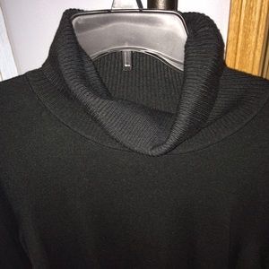 Turtleneck sweater with full length sleeves