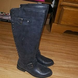 Madden Girl Cactuss zip up boots