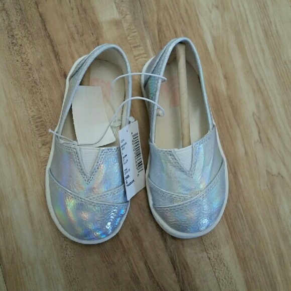 Pair of NWT Children's Place flats size 6