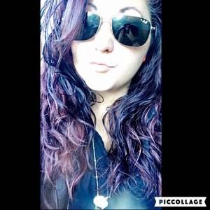 Meet your Posher, Courtney