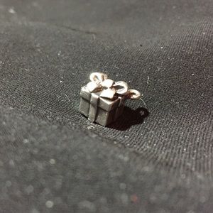 James Avery 3D gift box charm