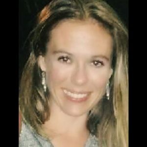 Meet your Posher, Dina