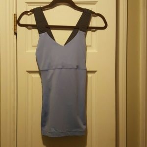 Lululemon tank with shelf bra