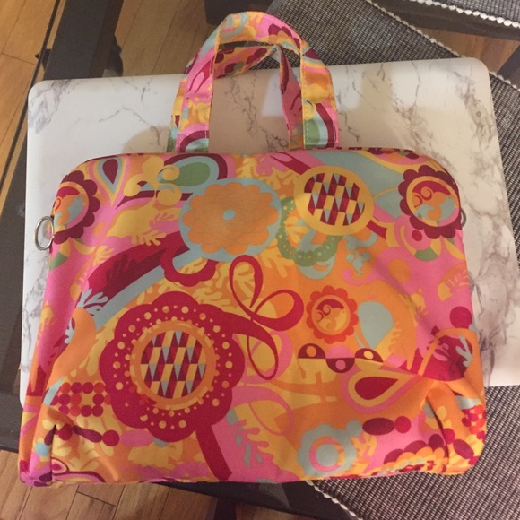 Amika Travel Toiletries Bag