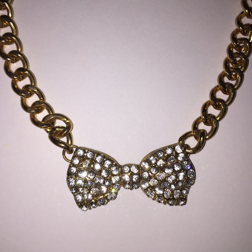 NWOT sparkly bow necklace