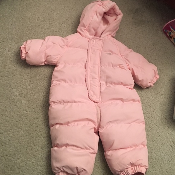 Snow suite! The Children's Place size 6-9 months