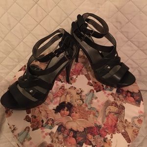 Guess black 4" heels
