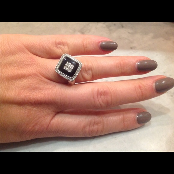 14kt Black Onyx and Diamond ring