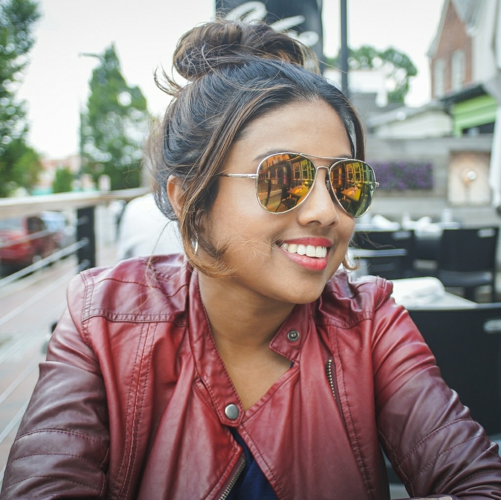 Meet your Posher, Dee