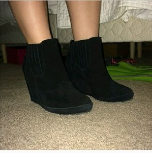 Very Cute BP black suede booties!!! 🐵