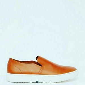 New in box Well made stylish loafer