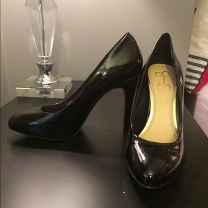Jessica Simpson Black Pumps