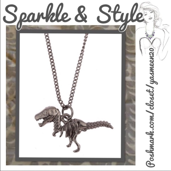 ✨ Pewter tone dinosaur necklace