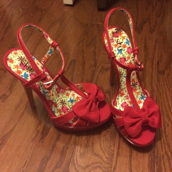 Shï by Journey Red Bow T-strap High Heels