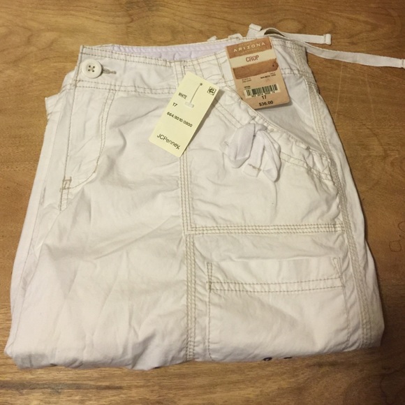 Arizona Capris size 17 juniors white