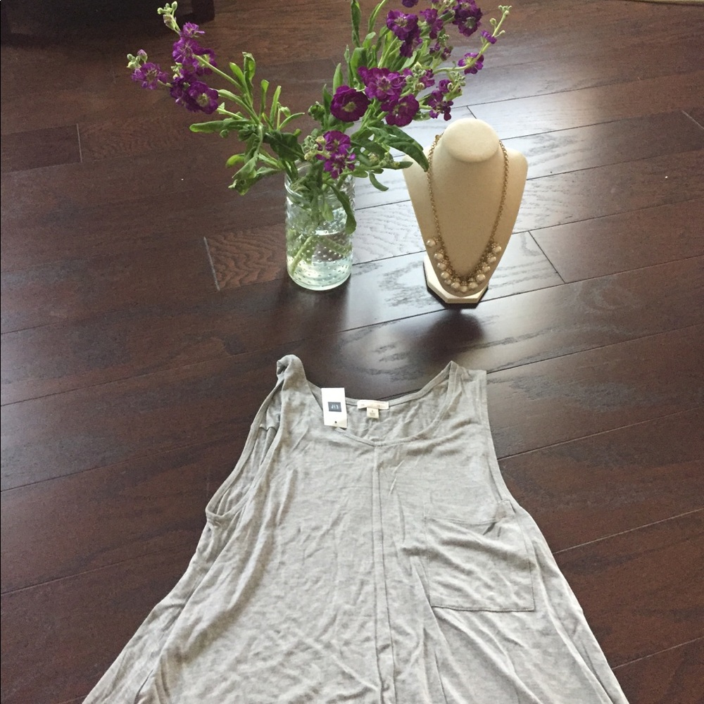 Gap swing tank NWOT