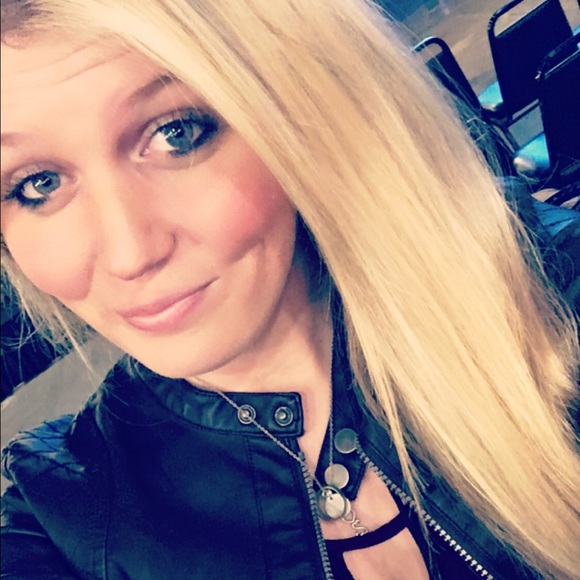 Meet your Posher, Becky - Picture 1 of 1