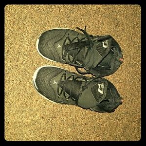 Boys Flight Jordan sneakers