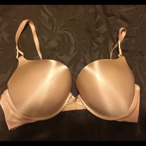 VS 💕 Miraculous Plunge 36C Push Up Bra