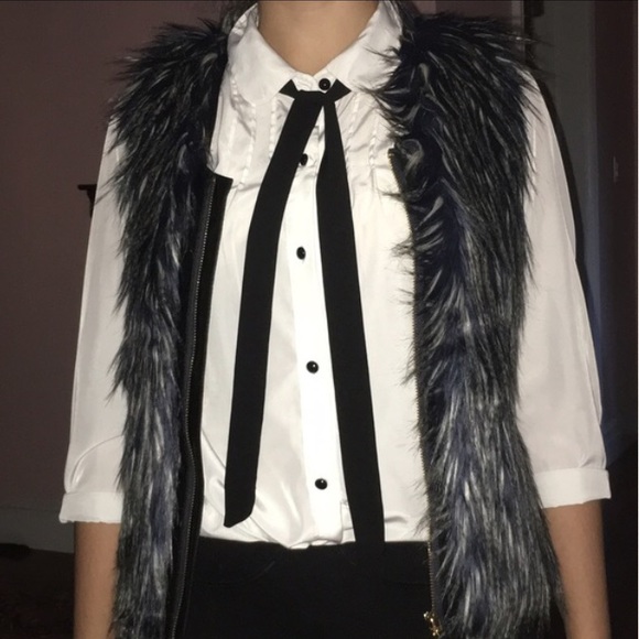 Guess Faux fur vest - Picture 2 of 3