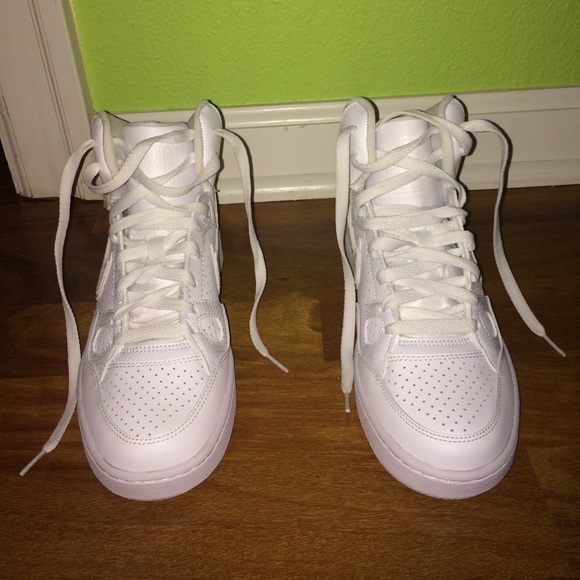 Shoes - Picture 2 of 3