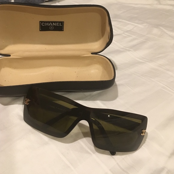 ❗️TWO HOUR FLASH SALE❗️Chanel Sunglasses