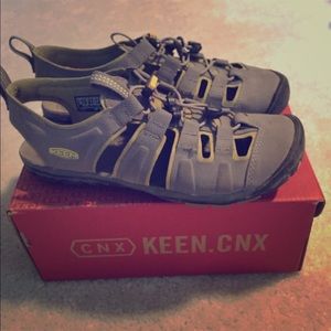 Keen outdoor multi terrain shoes