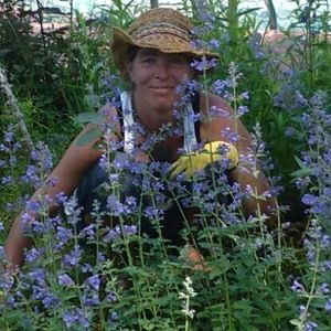 Meet your Posher, Naia