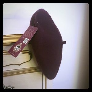Angela & William 100% Wool Beret in Purple