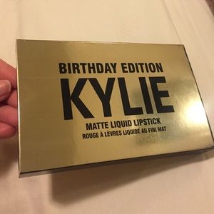 Birthday edition Kylie liquid lipstick