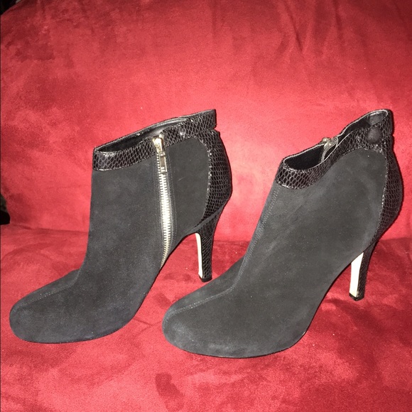 ""SOLD""STEVE MADDEN P. HELEN ANKLE BOOTS - Picture 2 of 4