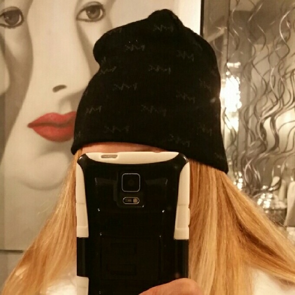 RESTOCKED Michael Kors UNISEX Beanie - Picture 4 of 4