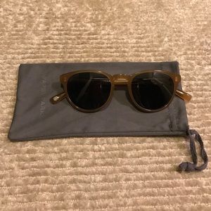 Warby Parker Percey tan/black sunglasses