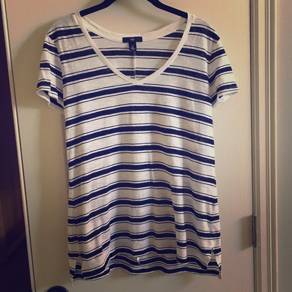 Gap Navy/white Tshirt