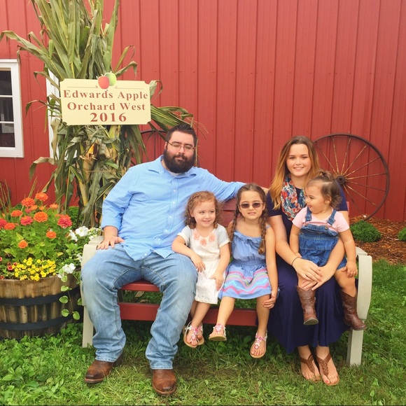 Meet your Posher, Emily - Picture 1 of 1